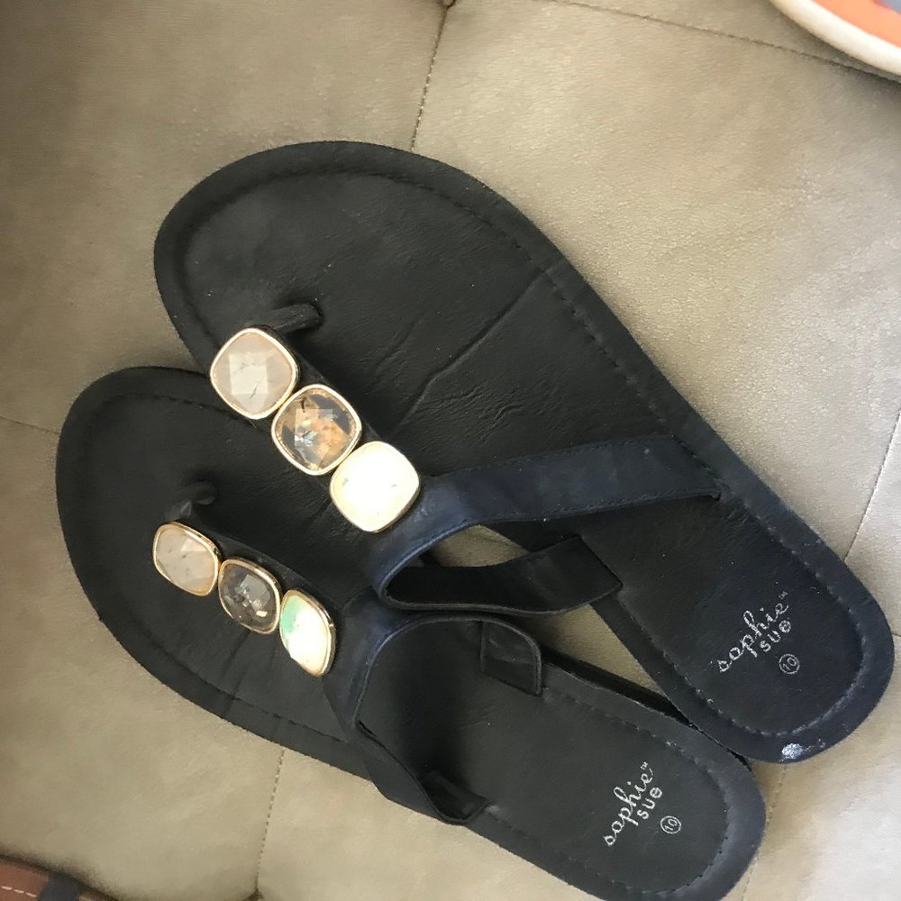 Lightweight Black Sandal with Shell Accents